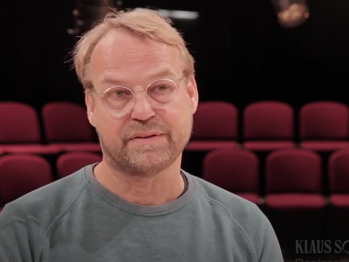 Das Bild zeigt den Regisseur Klaus Schumacher