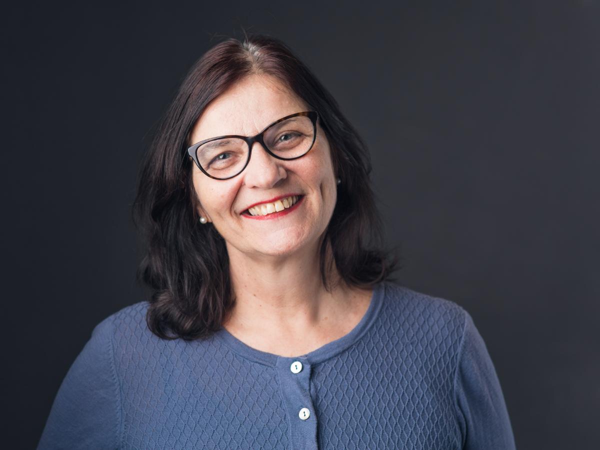 Das Foto zeigt die Regisseurin Brigitte Dethier