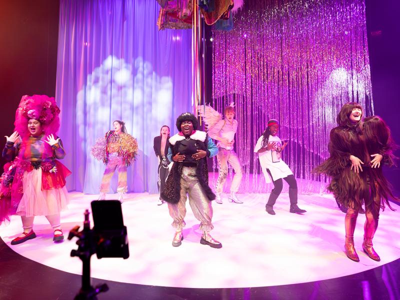 Im Spiegelsaal / Sinje Hasheider